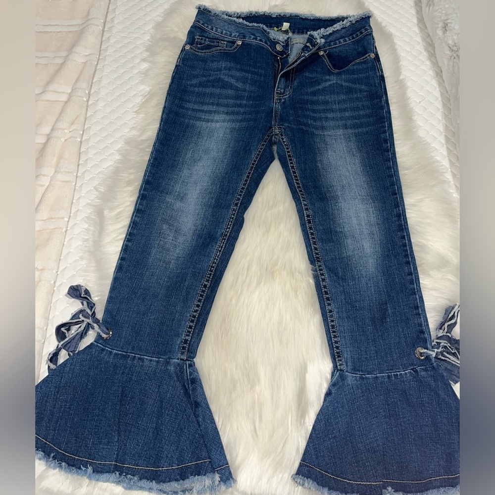 Gianni Bini Ruffle Stretch Capri, Size: Medium